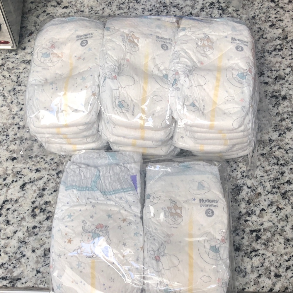 28 Size 3 Huggies Overnites Baby Diapers Nwot